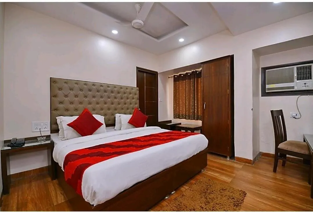 Hotel Kabeer International 'Walking Distance Ndls Delhi