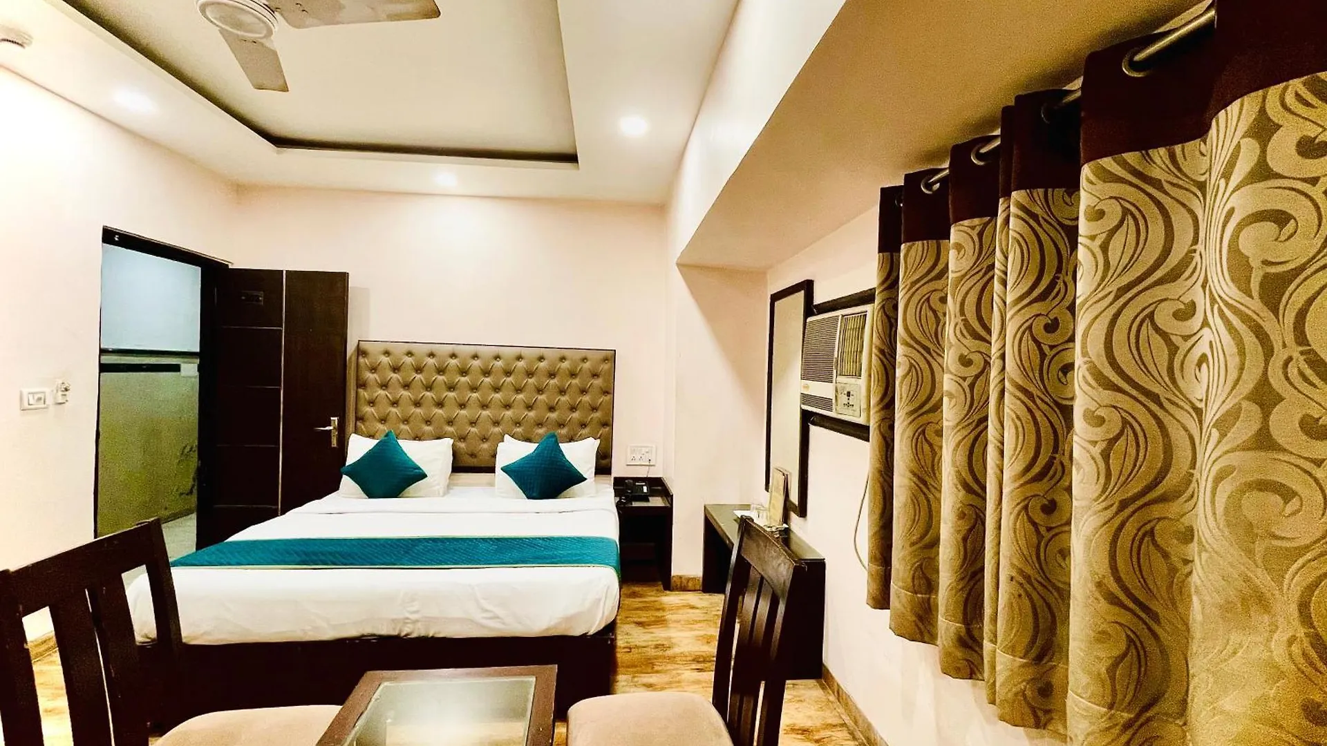 Hotel Kabeer International 'Walking Distance Ndls Delhi  Delhi (National Capital Territory of India)