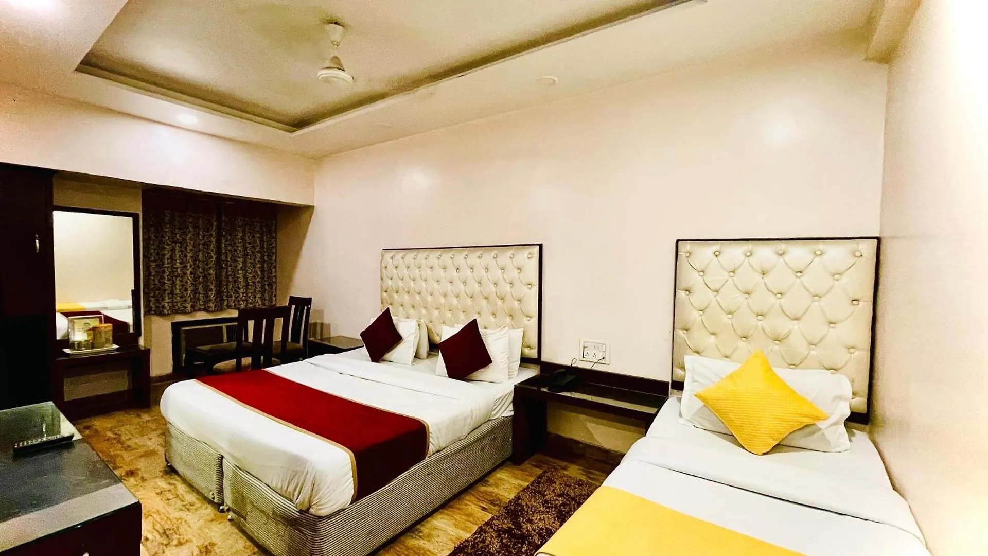 Hotel Kabeer International 'Walking Distance Ndls Delhi   Delhi (National Capital Territory of India)